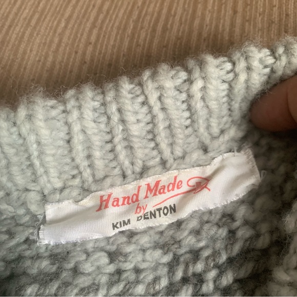 Hand knit wool sweater. Medium/large - Picture 3 of 5